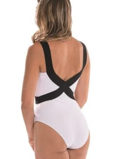 Träger Badeanzug MANOLO Von Nicole Olivier 10 Träger Badeanzug MANOLO Von Nicole Olivier -Marlies Dekkers Verkaufsgeschäft badeanzug manolo weiss nicole olivier