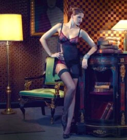 Tüll BH-Kleidchen JULIA Himbeer-rot Von Escora -Marlies Dekkers Verkaufsgeschäft bh kleidchen julia schwarz rot escora 1