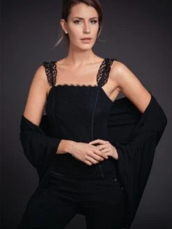 Merinowolle-Seide STOLA Schultertuch Von Artimaglia 23 Merinowolle-Seide STOLA Schultertuch Von Artimaglia -Marlies Dekkers Verkaufsgeschäft merino wolle seide stola 28600 schwarz artimaglia 2 1 1 1