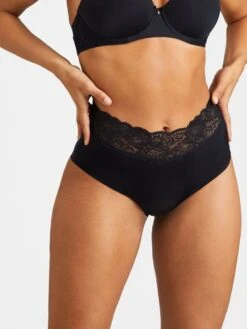 Hoher Slip SWEETESSENCE IK Laser Cut Von Aubade 14 Hoher Slip SWEETESSENCE IK Laser Cut Von Aubade -Marlies Dekkers Verkaufsgeschäft microfaser dessous ik24 noir 3 sweetessence aubade 1