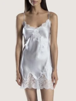 100% Seide Negligé SOIE D´AMOUR Von Aubade 33 100% Seide Negligé SOIE D´AMOUR Von Aubade -Marlies Dekkers Verkaufsgeschäft negligee seide silber ms40 soie d amour aubade 3