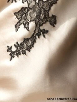 100% Seide Seidentop FLAVIA Mit Caudry Spitze Von Marjolaine 10 100% Seide Seidentop FLAVIA Mit Caudry Spitze Von Marjolaine -Marlies Dekkers Verkaufsgeschäft seide baccarat sand schwarz 1804 marjolaine 1 2