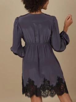 100% Crepe-Seide Blusenkleid INDISCRETE Dunkelgrau Von Marjolaine 9 100% Crepe-Seide Blusenkleid INDISCRETE Dunkelgrau Von Marjolaine -Marlies Dekkers Verkaufsgeschäft seide georgette kleid indiscrete 3ind0501 graphit schwarz marjolaine 2