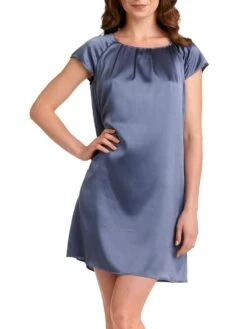 Seide Kurzarm Nachtkleid SEDUZIONE DI SETA Von Gattina 22 Seide Kurzarm Nachtkleid SEDUZIONE DI SETA Von Gattina -Marlies Dekkers Verkaufsgeschäft seide kurzarm nachtkleid stone grey 381423 seducione di seta gattina 3