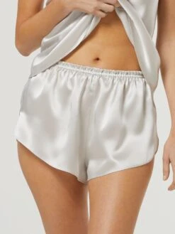 100% Seide Shorts CAROL Uni Von Vivis 13 100% Seide Shorts CAROL Uni Von Vivis -Marlies Dekkers Verkaufsgeschäft seidenshorts carol v00002 silber vivis 1