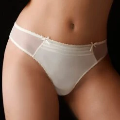 Seidenstring CLANDESTINE Von Millesia -Marlies Dekkers Verkaufsgeschäft string m6588 cladestine millesia champagner 1