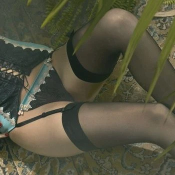 String SEVILLA Aus Tüll Und Boselli Satin Von Coco Cavalière 4 String SEVILLA Aus Tüll Und Boselli Satin Von Coco Cavalière – Bild 2