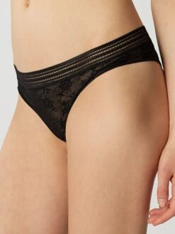 Tüllspitze String MISS LEJABY Von Maison Lejaby 23 Tüllspitze String MISS LEJABY Von Maison Lejaby -Marlies Dekkers Verkaufsgeschäft tanga schwarz 16462 miss lejaby maison lejaby 1 1